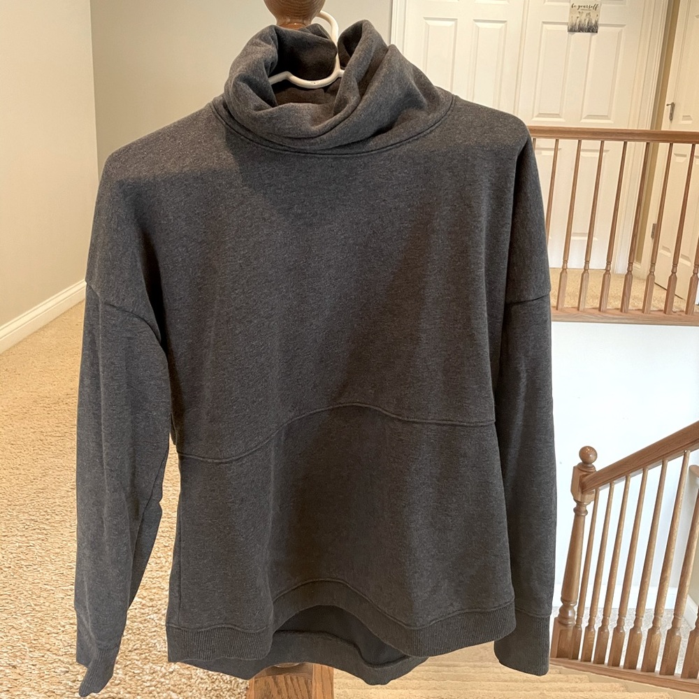 Women’s Athleta sweatshirt